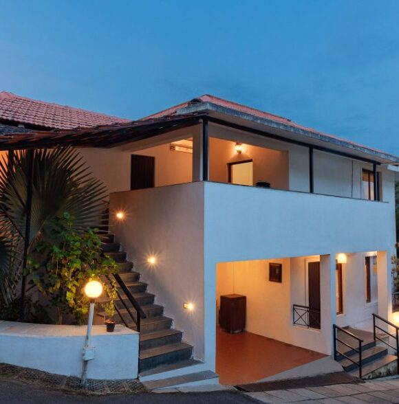 Britona: 8 BR Villa(4+4) | Pvt Pool, Cook, Staff & Car