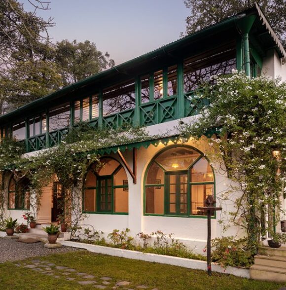 Lux Heritage Villa in Mussoorie near Mall Rd | Meals Available