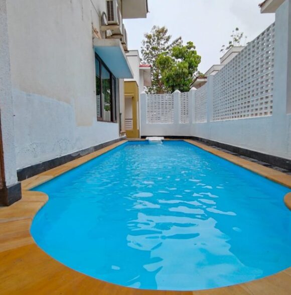 Candolim: 6 BR (3+3) Luxury Family Villa | Cook, Pool