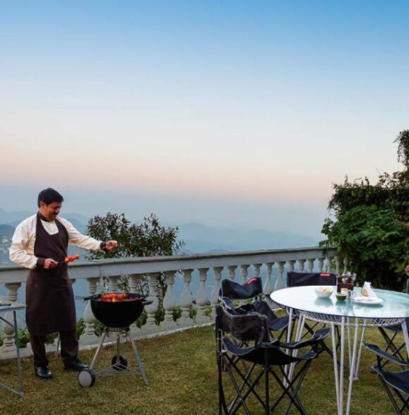 Mountain Views in Mussoorie | 4BR Villa, Cook & Staff, BBQ