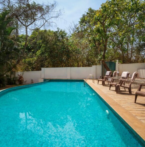 Candolim: 3 BR Private Pool Villa Goa with Cook